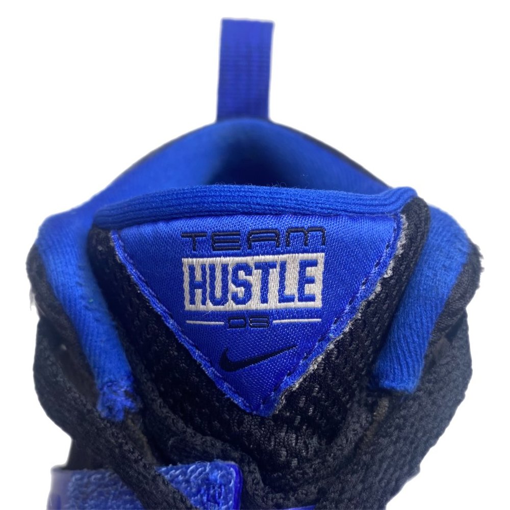 Nike Team Hustle D8 Royal Blue Sneakers Size Youth 5.5 - Picture 7 of 8